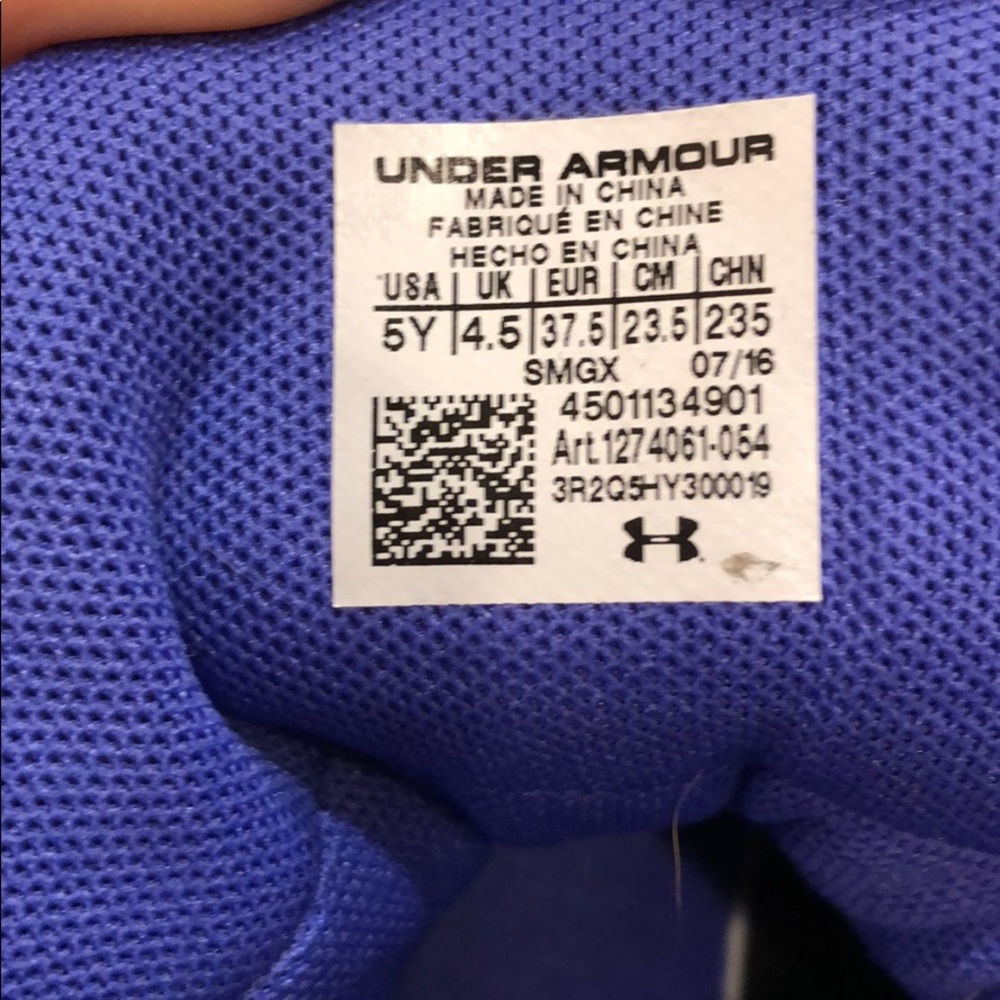 NWOB Underarmour Curry Basketball sneakers - Picture 2 of 6